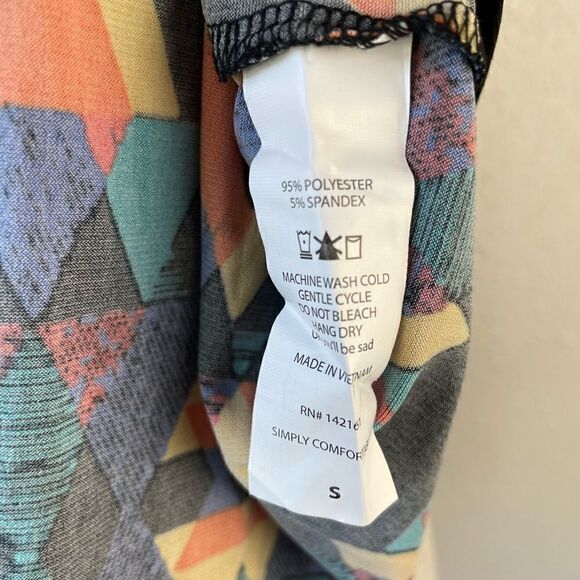 NWT LulaRoe Irma Top Size S - Picture 8 of 8